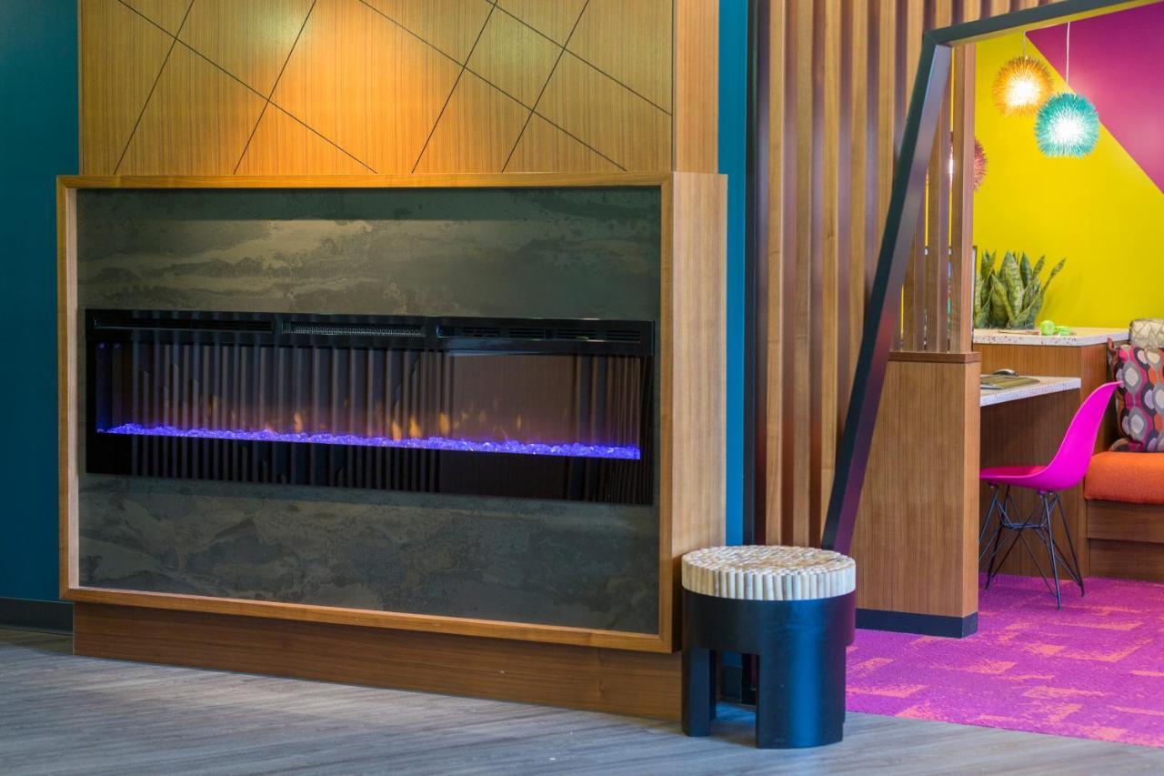 Accent Inns Vancouver Airport Ричмонд Экстерьер фото
