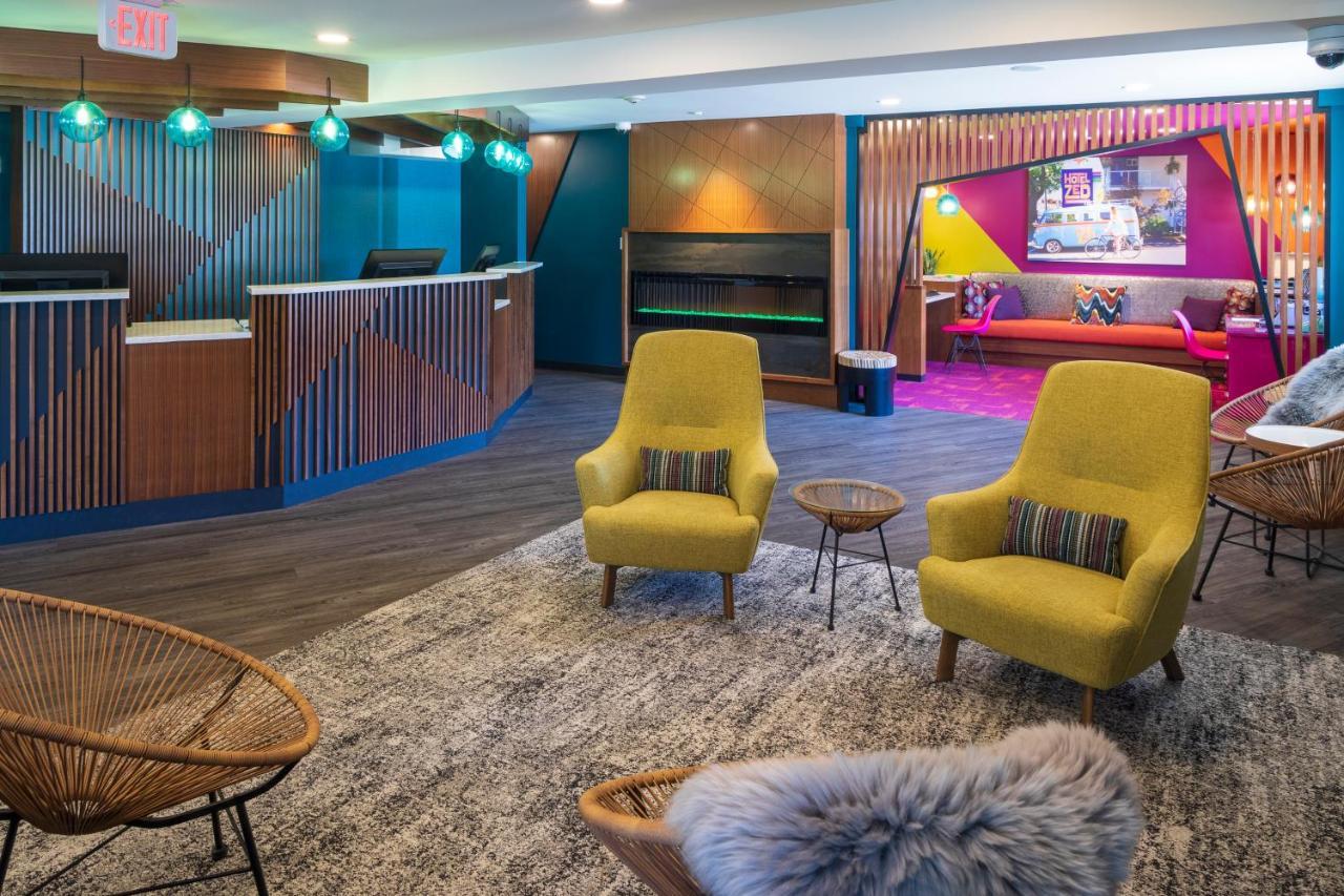 Accent Inns Vancouver Airport Ричмонд Экстерьер фото
