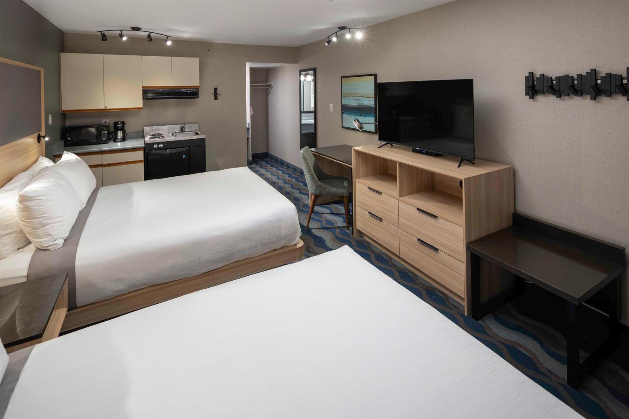 Accent Inns Vancouver Airport Ричмонд Экстерьер фото