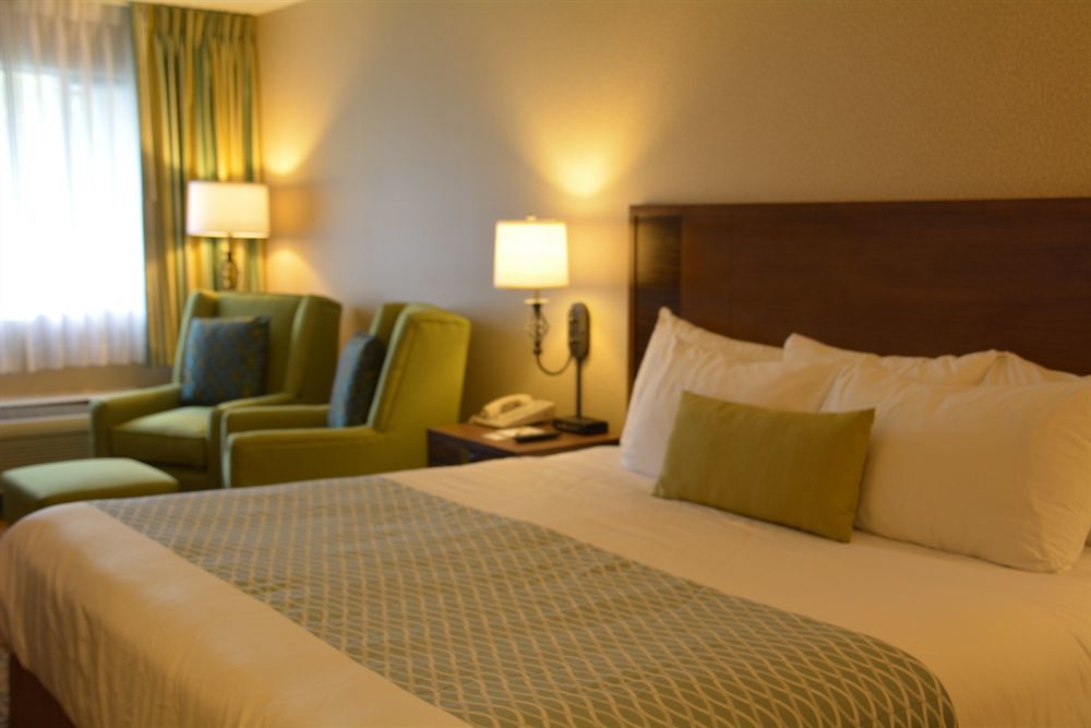 Accent Inns Vancouver Airport Ричмонд Экстерьер фото
