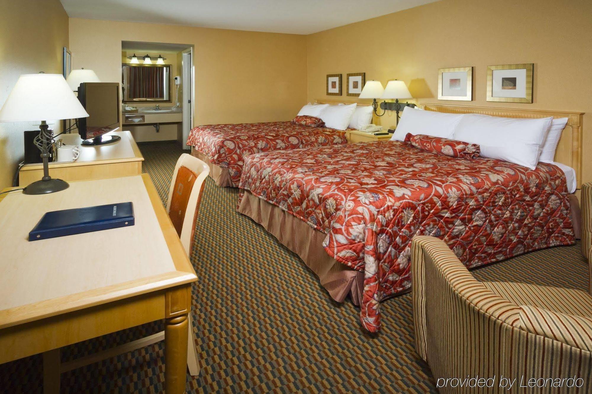 Accent Inns Vancouver Airport Ричмонд Номер фото